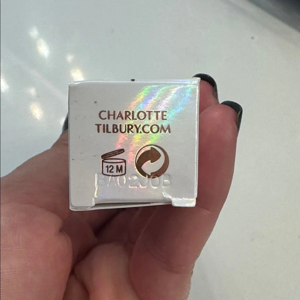 Glowgasm Beauty Light Wand- High Blush in Charlotte Tilbury